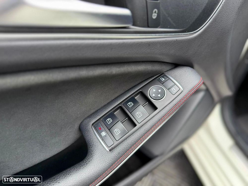 Mercedes-Benz A 180 d AMG Line - 23