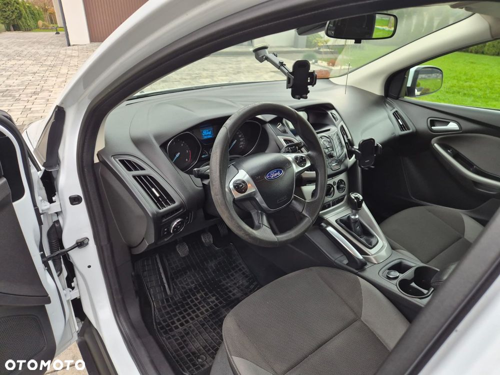 Ford Focus 1.6 TDCi DPF Start-Stopp-System SYNC Edition - 9