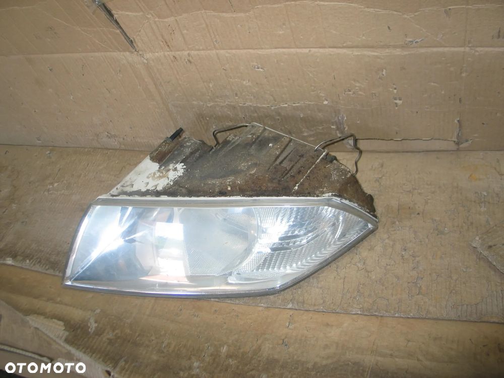 lampa lewy przod skoda octavia 2 II 04-08r. europa - 7