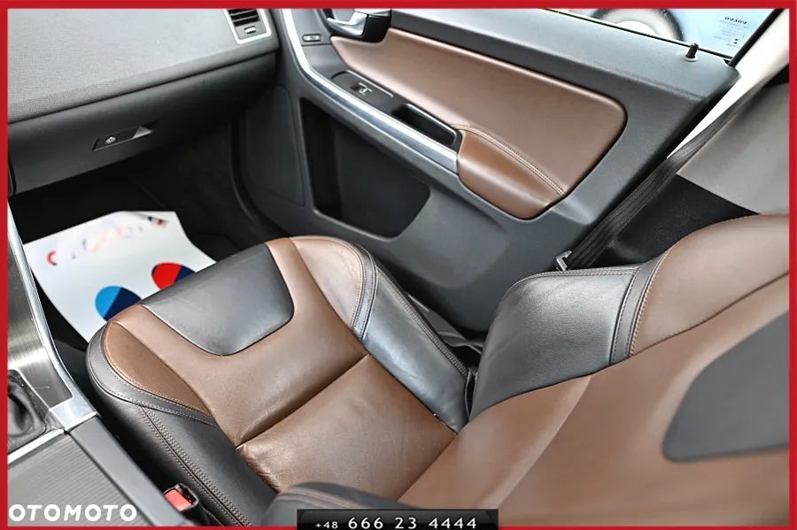 Volvo XC 60 D5 AWD Geartronic Kinetic - 22