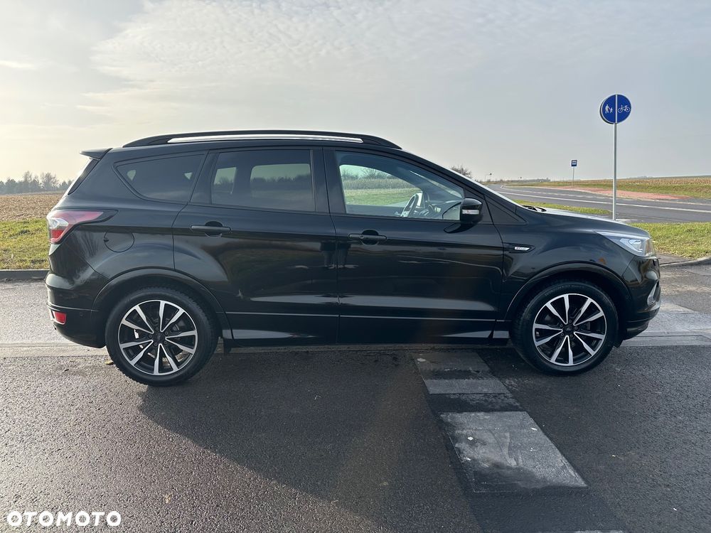 Ford Kuga 1.5 EcoBoost 2x4 ST-Line - 24