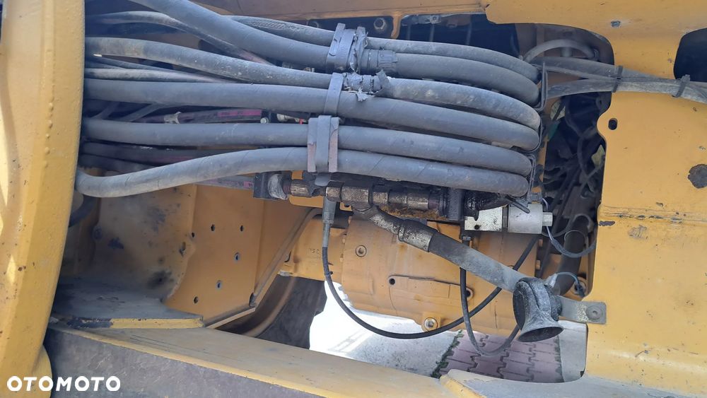 Caterpillar 428F - 9