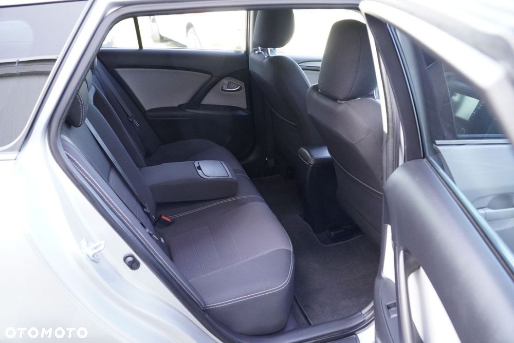 Toyota Avensis - 11