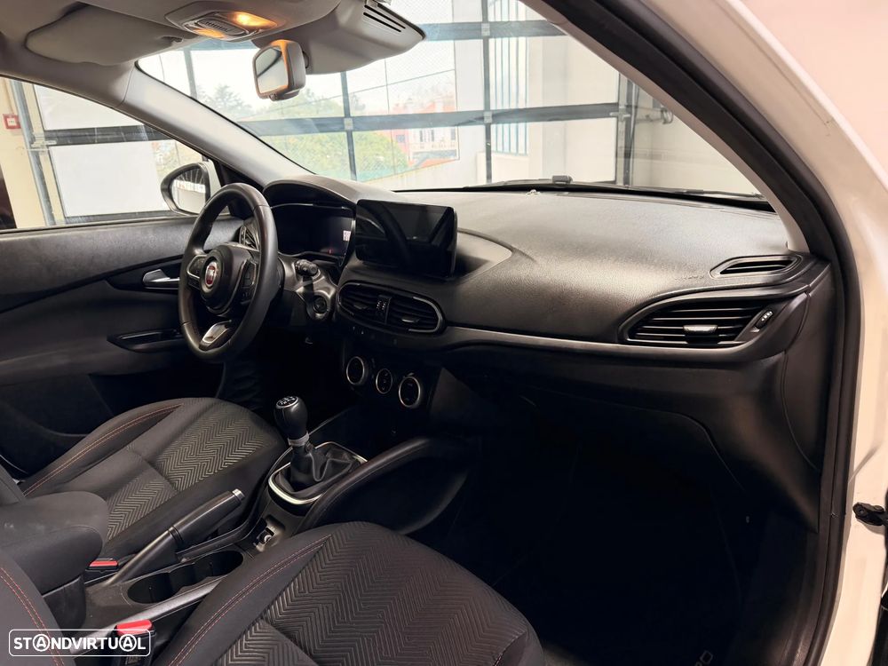 Fiat Tipo Station Wagon Cross 1.0 GSE T3 Cross - 17