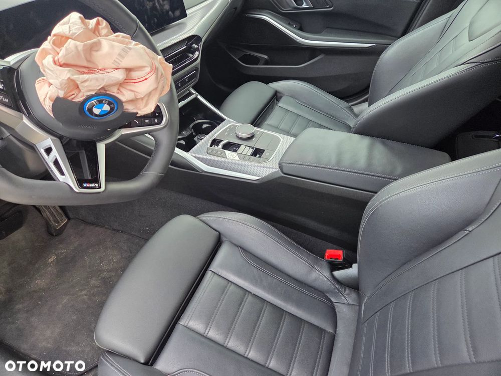 BMW Seria 3 330e xDrive M Sport - 10