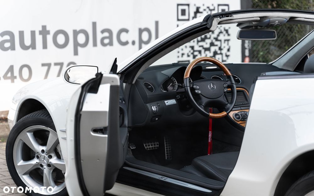 Mercedes-Benz SL - 28