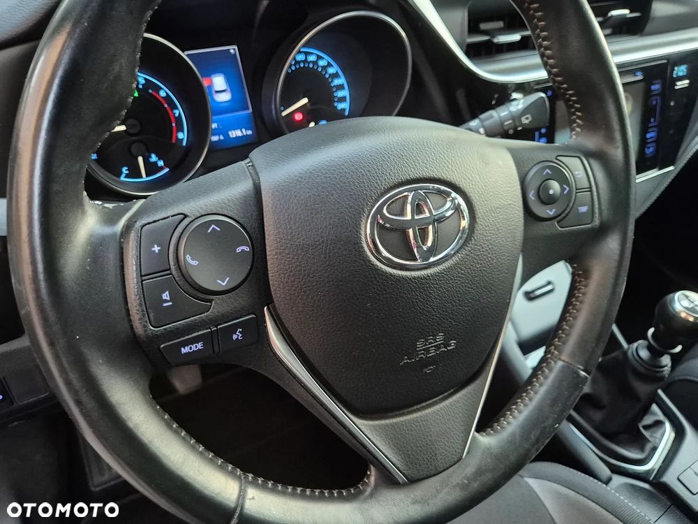 Toyota Auris - 21