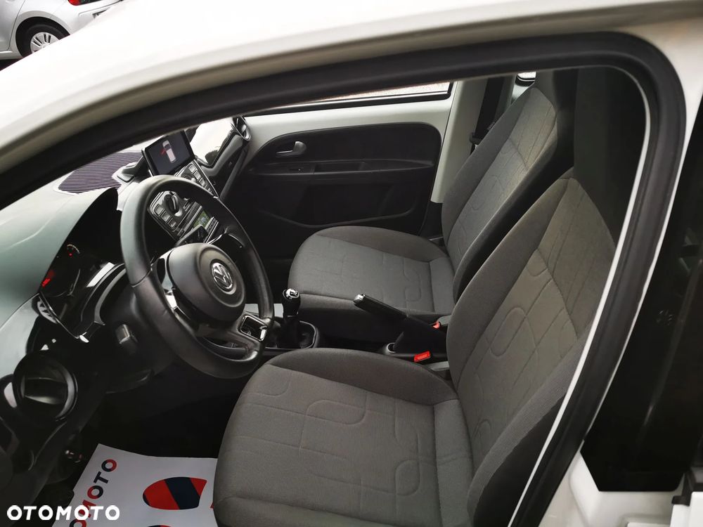 Volkswagen up! high - 14