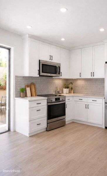 Moradia T2+1 Totalmente Remodelada - Centro da Cidade  - Santarém - Grande imagem: 2/9