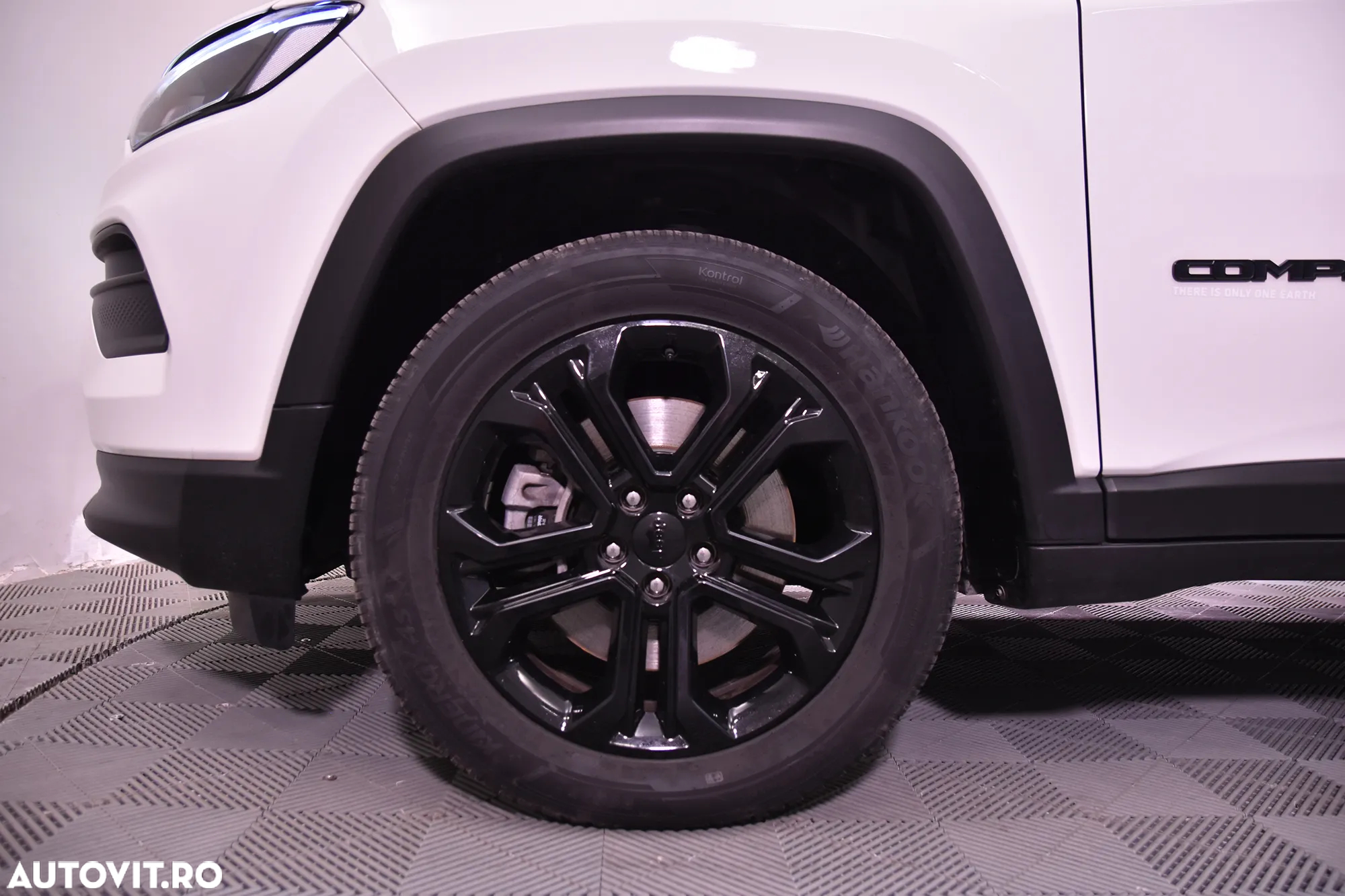 Jeep Compass - 13