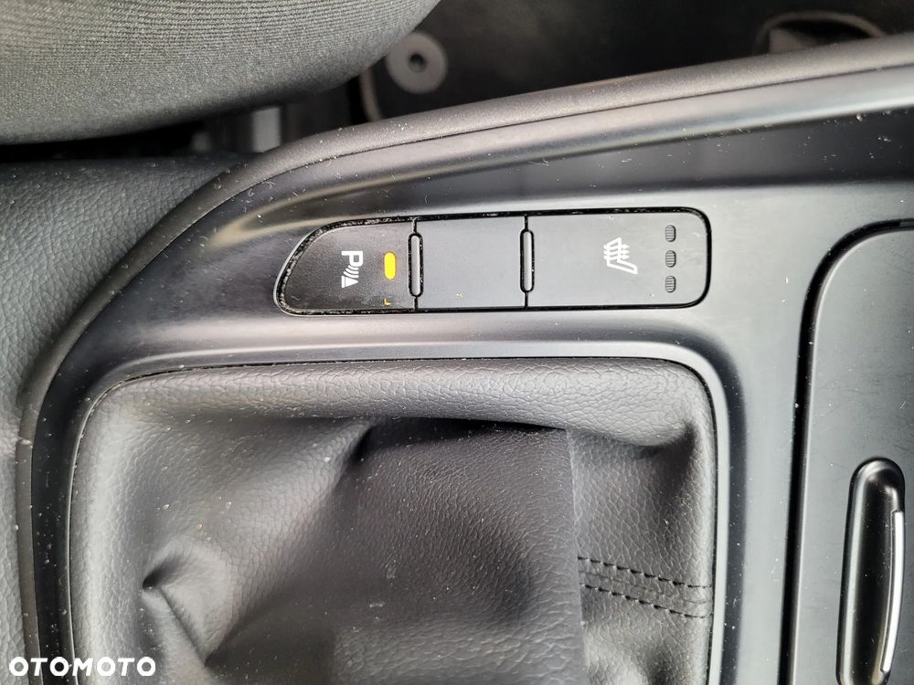 Kia Carens 1.6 GDI ISG Vision - 6