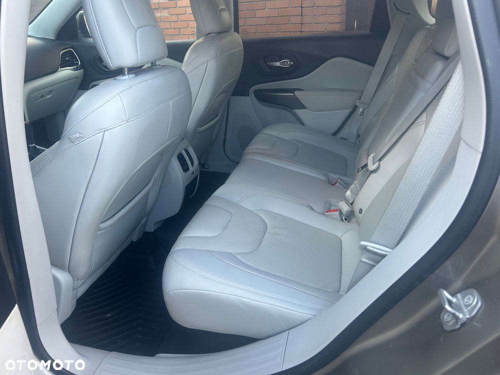 Jeep Cherokee - 7
