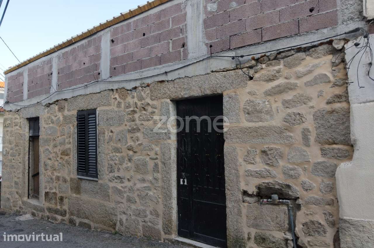 Moradia T5 em fase final de construção em Fornos de Algodres - Grande imagem: 3/18