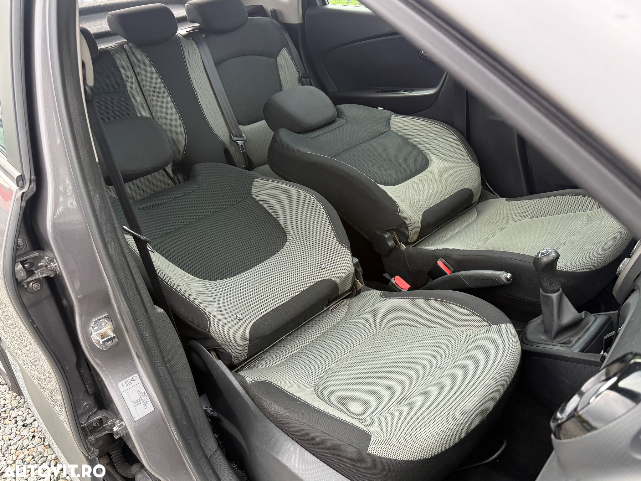 Renault Captur TCe 100 Zen - 19