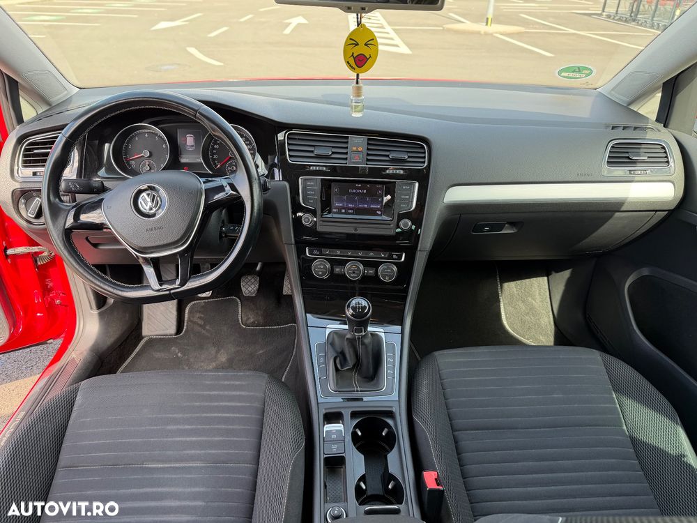 Volkswagen Golf - 11