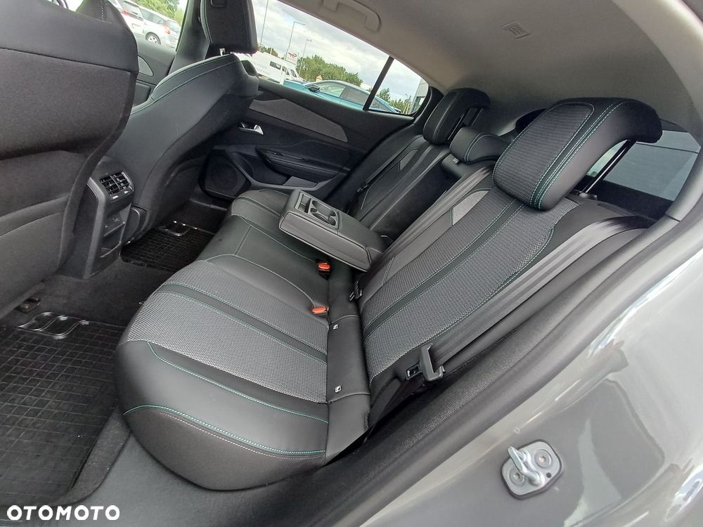 Peugeot 408 1.2 PureTech mHEV Allure S&S e-DSC6 - 31