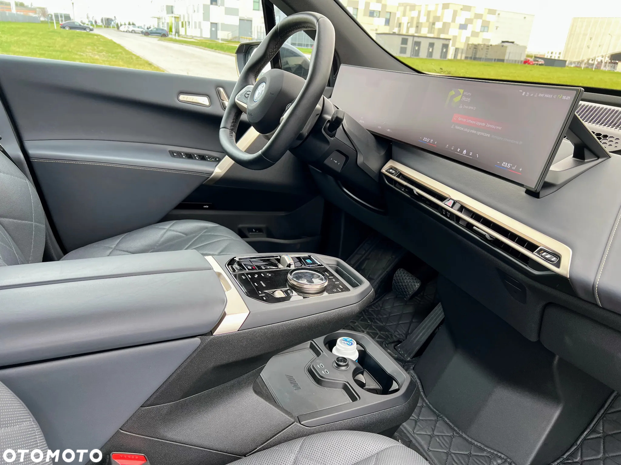 BMW iX - 25