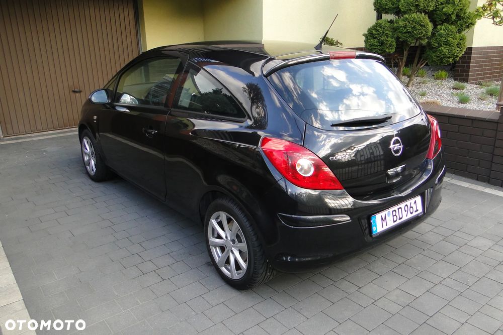Opel Corsa 1.4 16V Edition - 4