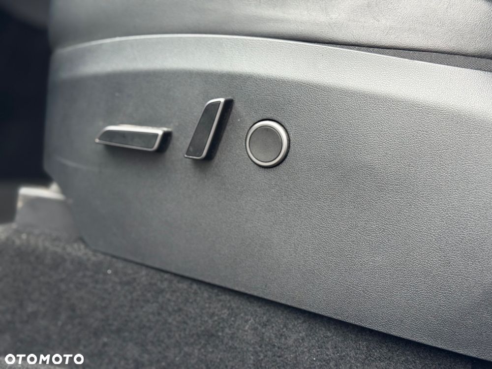 Tesla Y Long Range Dual Motor AWD - 19