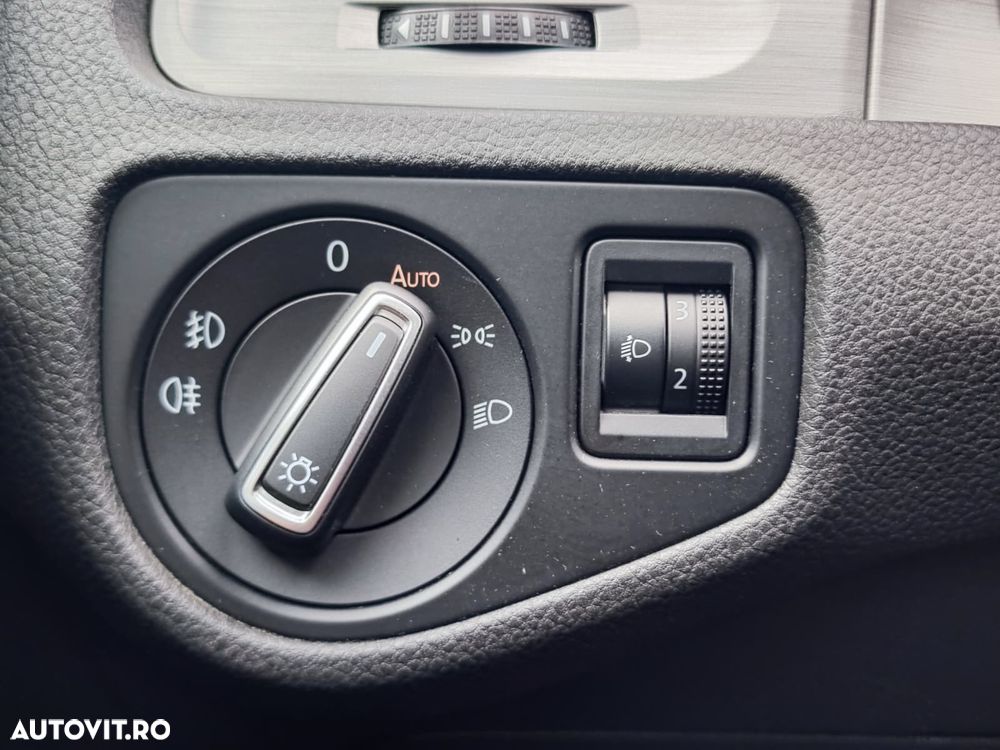 Volkswagen Golf 1.6 TDI DPF BMT Comfortline - 24