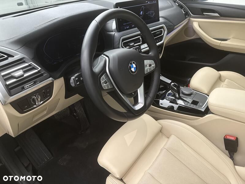 BMW X3 xDrive20i - 11