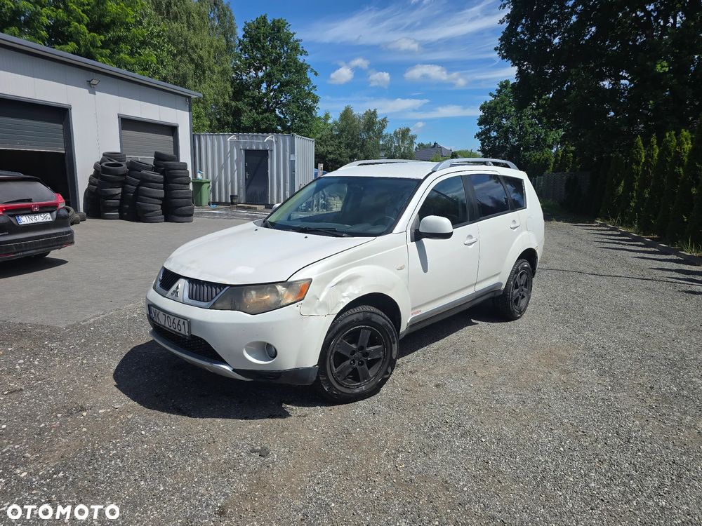 Mitsubishi Outlander - 1