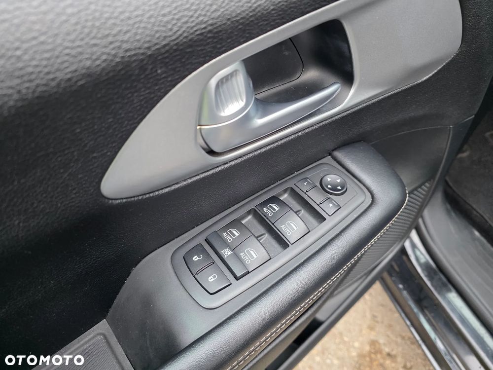 Chrysler Pacifica - 28