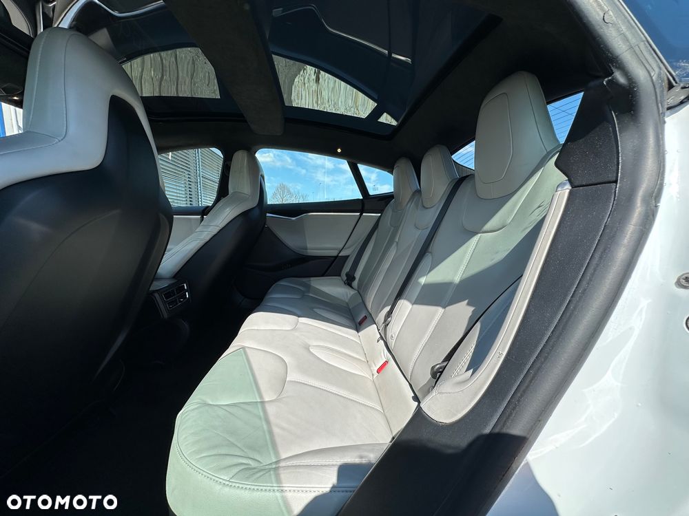 Tesla Model S 90 D - 20