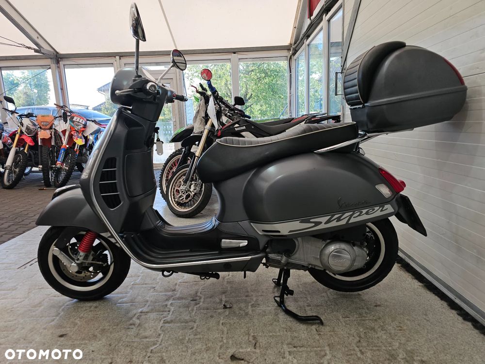 Piaggio Vespa - 12