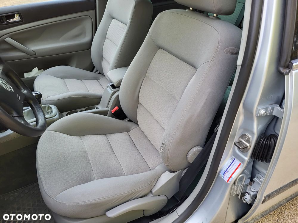 Volkswagen Passat 1.9 TDI Comfortline Family - 10