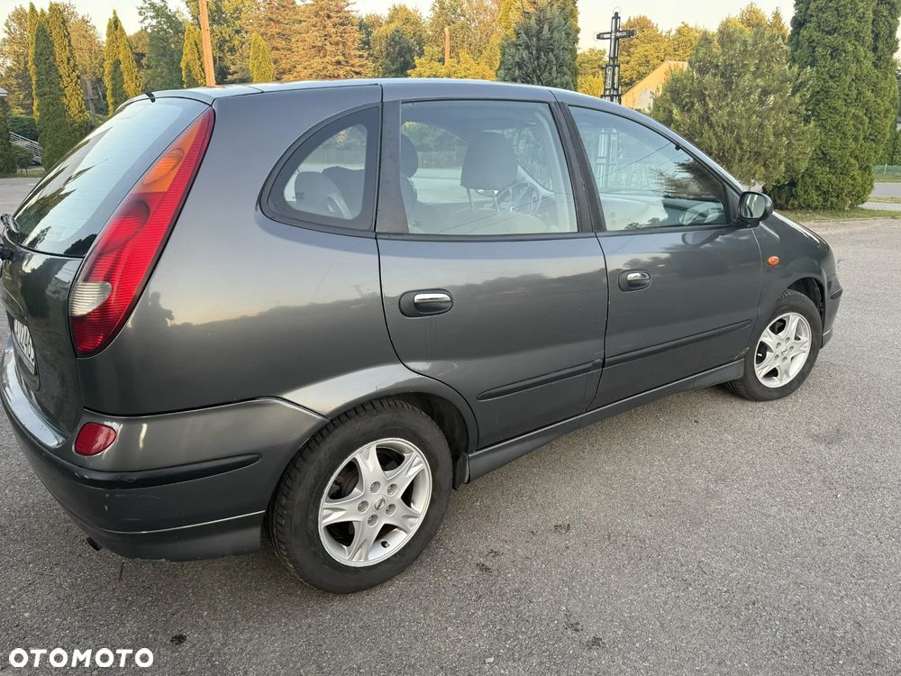 Nissan Almera Tino dCi visia - 2