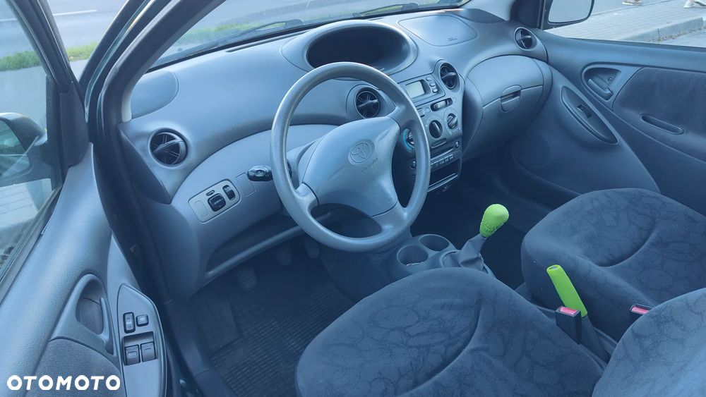 Toyota Yaris 1.0 Base - 4
