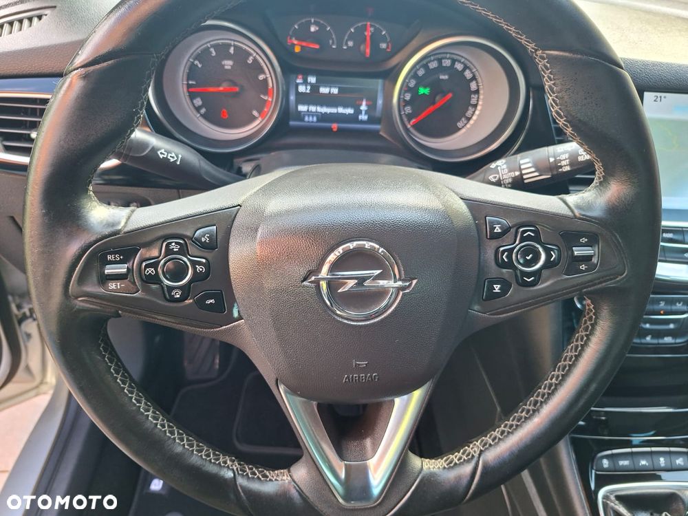 Opel Astra 1.4 T Elite S&S - 9