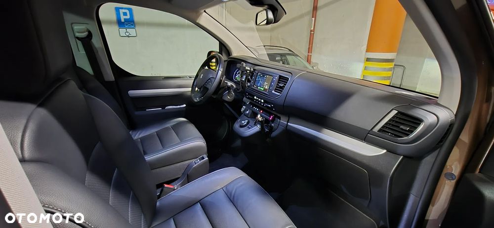 Peugeot Traveller L2 2.0 EAT8 Business VIP - 26