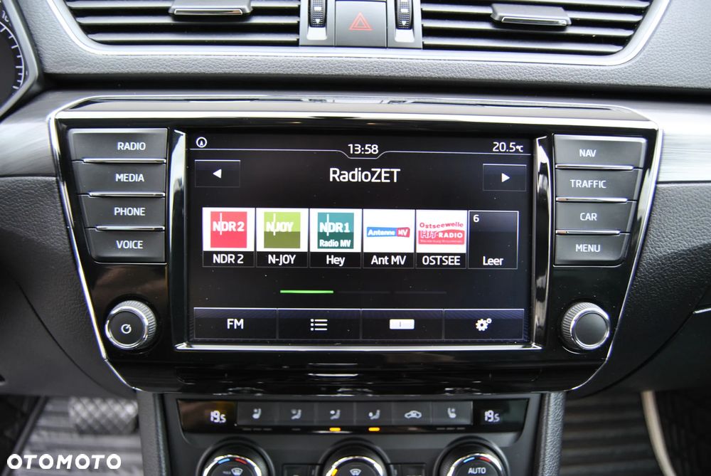 Skoda Superb 2.0 TDI 4x4 DSG Style - 32