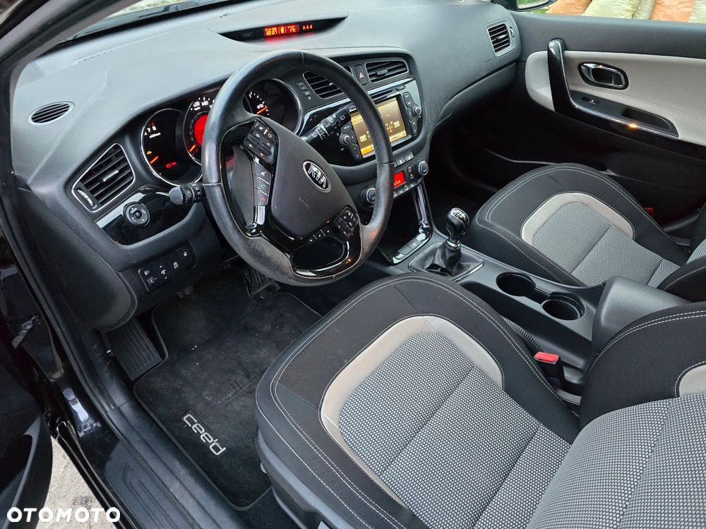 Kia Ceed 1.6 GDI L - 12