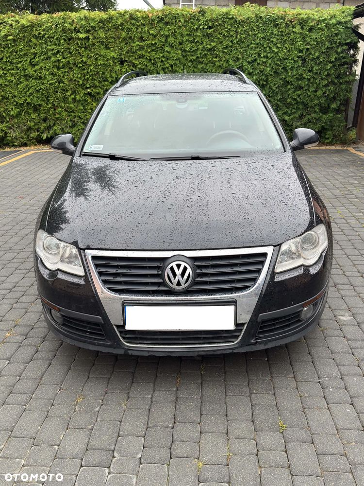 Volkswagen Passat - 1