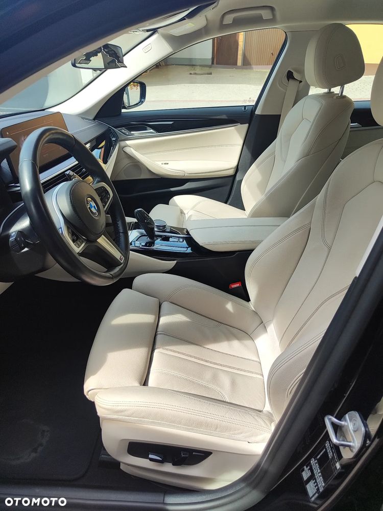 BMW Seria 5 518d mHEV Luxury Line - 14