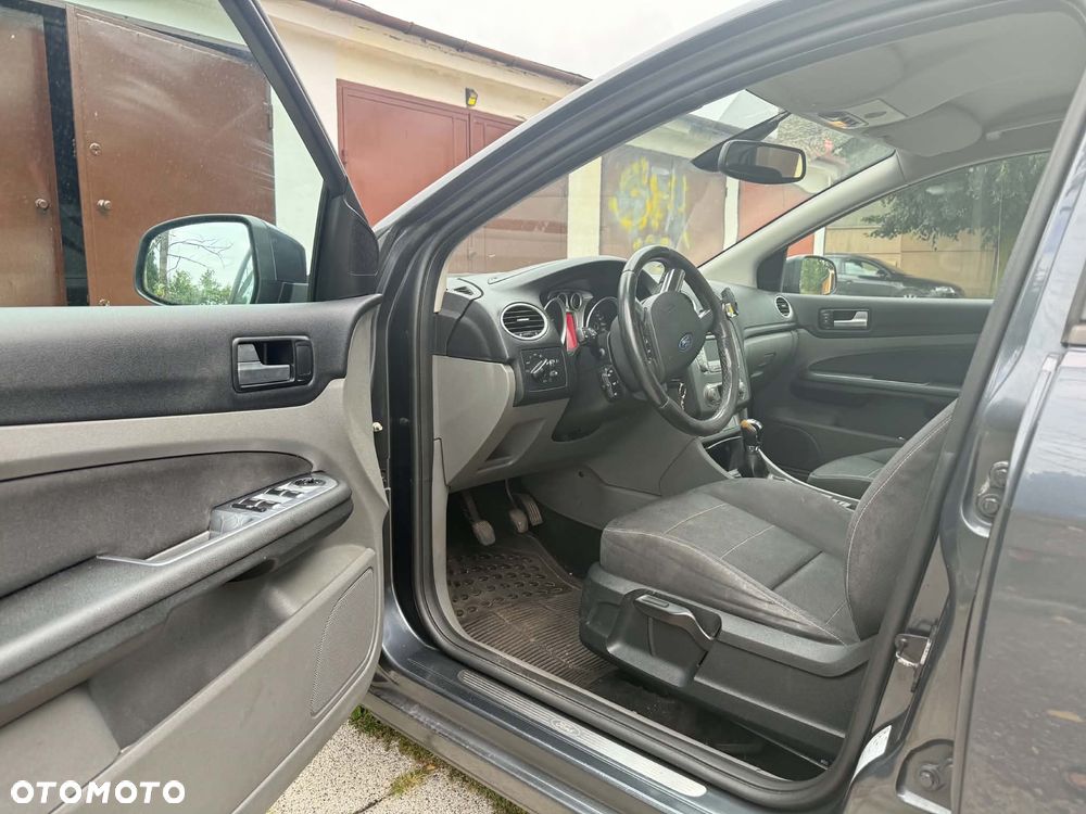 Ford Focus 1.6 16V Titanium - 8