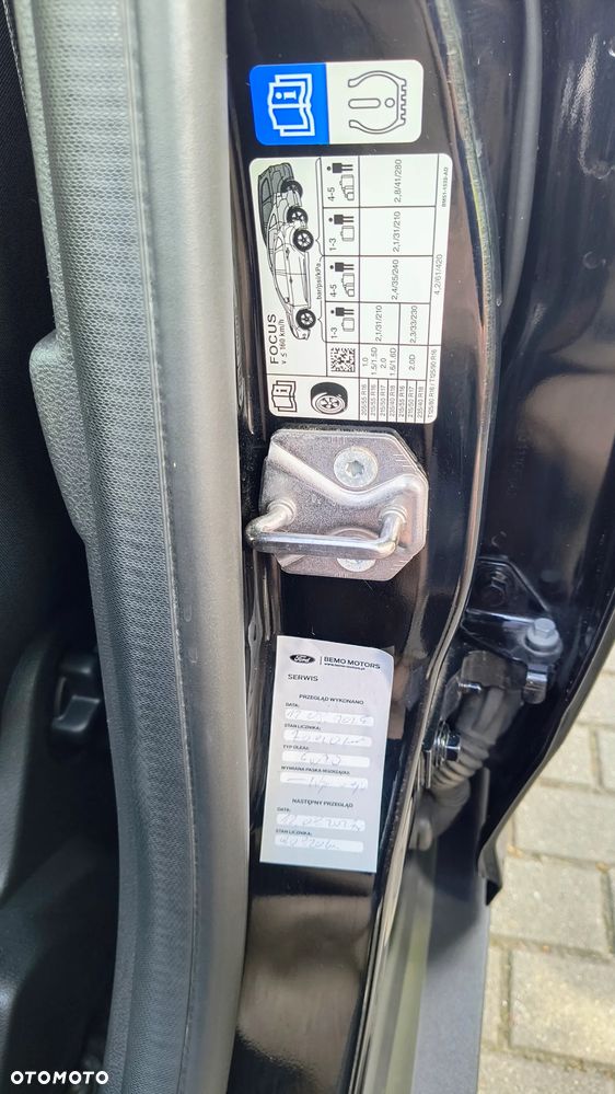 Ford Focus 1.0 EcoBoost Gold X (Trend) - 30