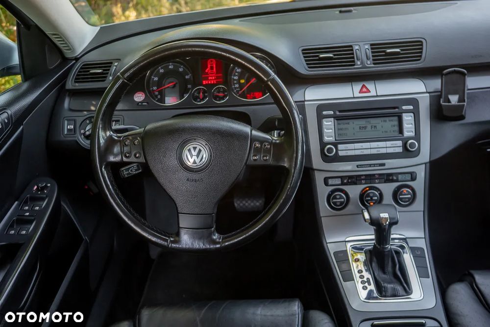 Volkswagen Passat Variant 3.2 V6 FSI 4Motion DSG Highline - 36