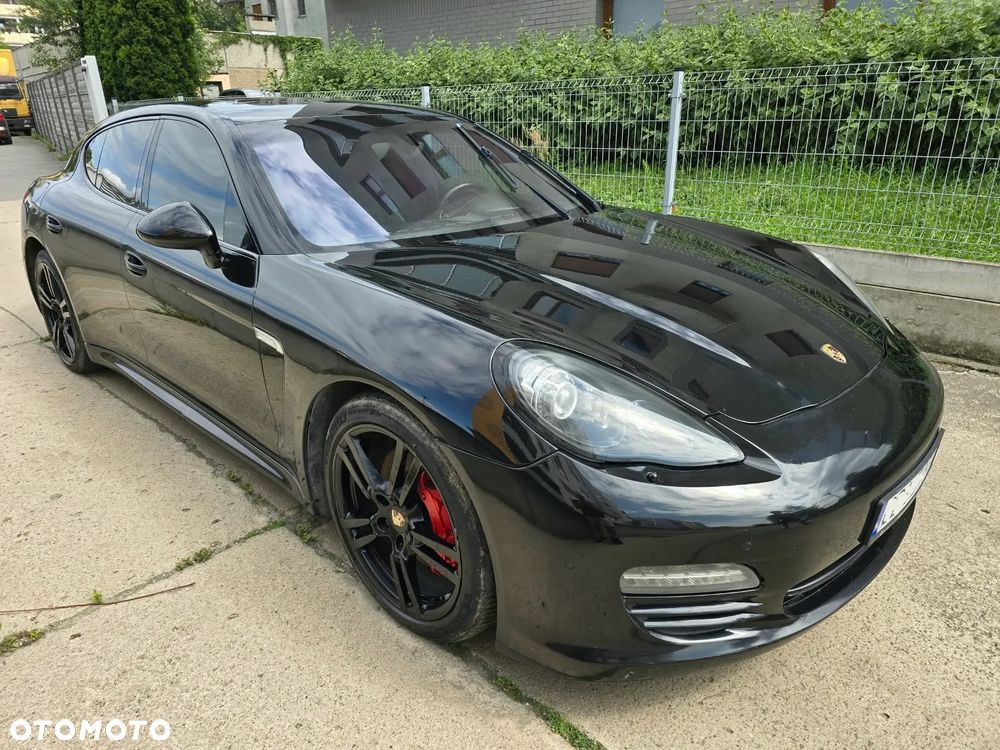 Porsche Panamera 4 Platinum Edition - 2