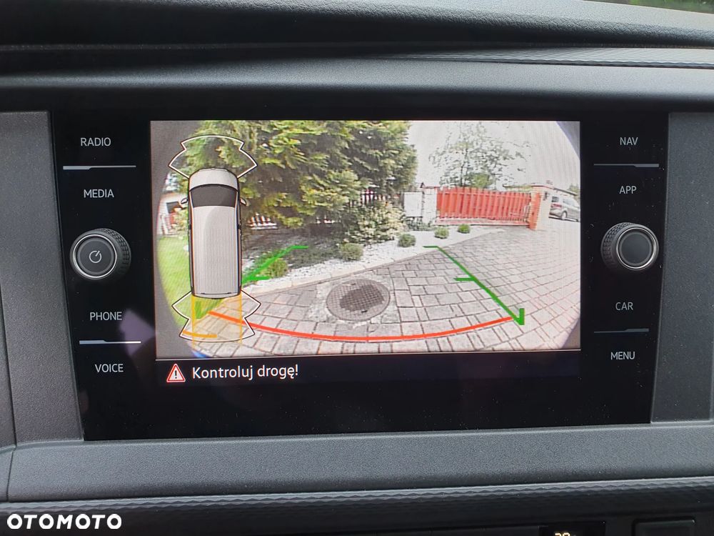 Volkswagen Caravelle - 18