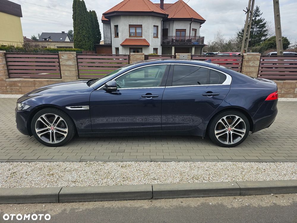 Jaguar XE 20d Prestige - 6