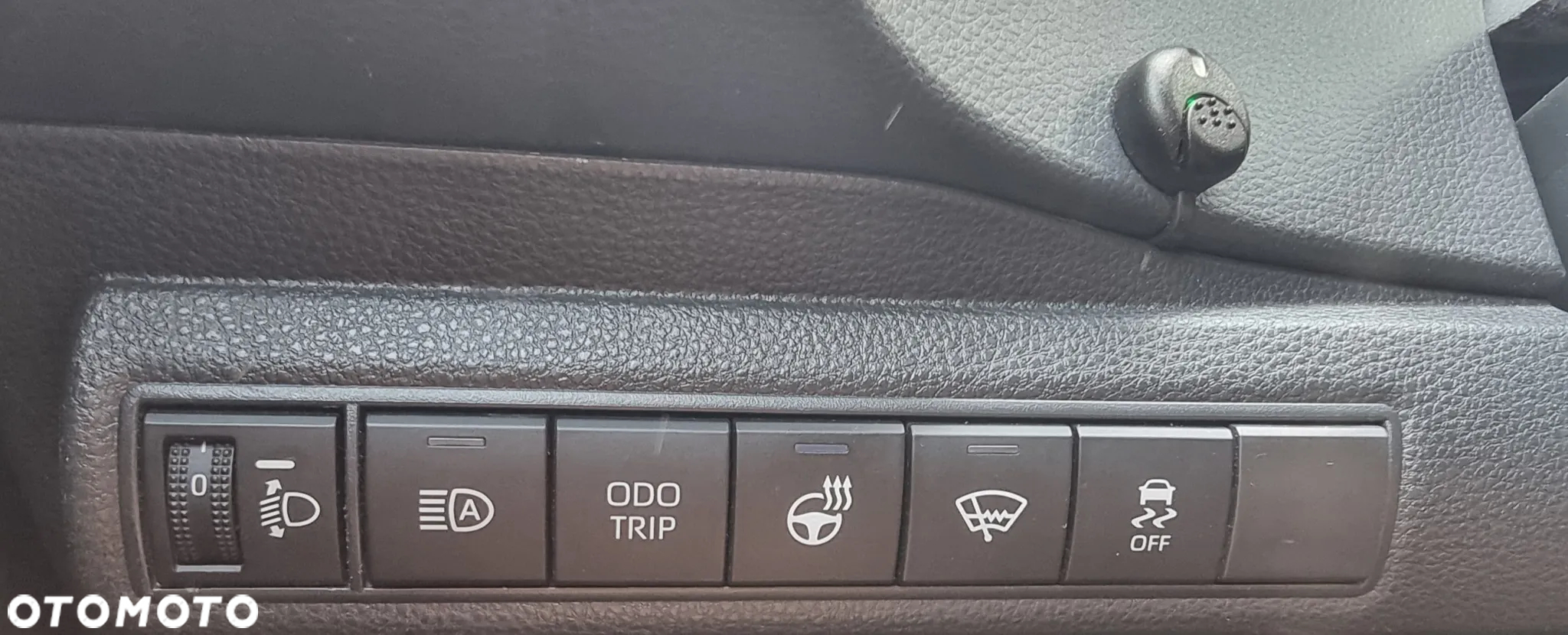 Toyota Corolla 1.8 Hybrid Executive - 8