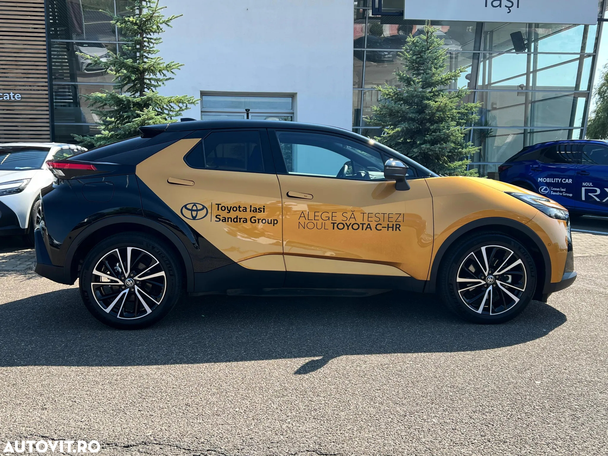 Toyota C-HR 2.0 PHEV 223 CP 4x2 CVT Premiere Edition - 2