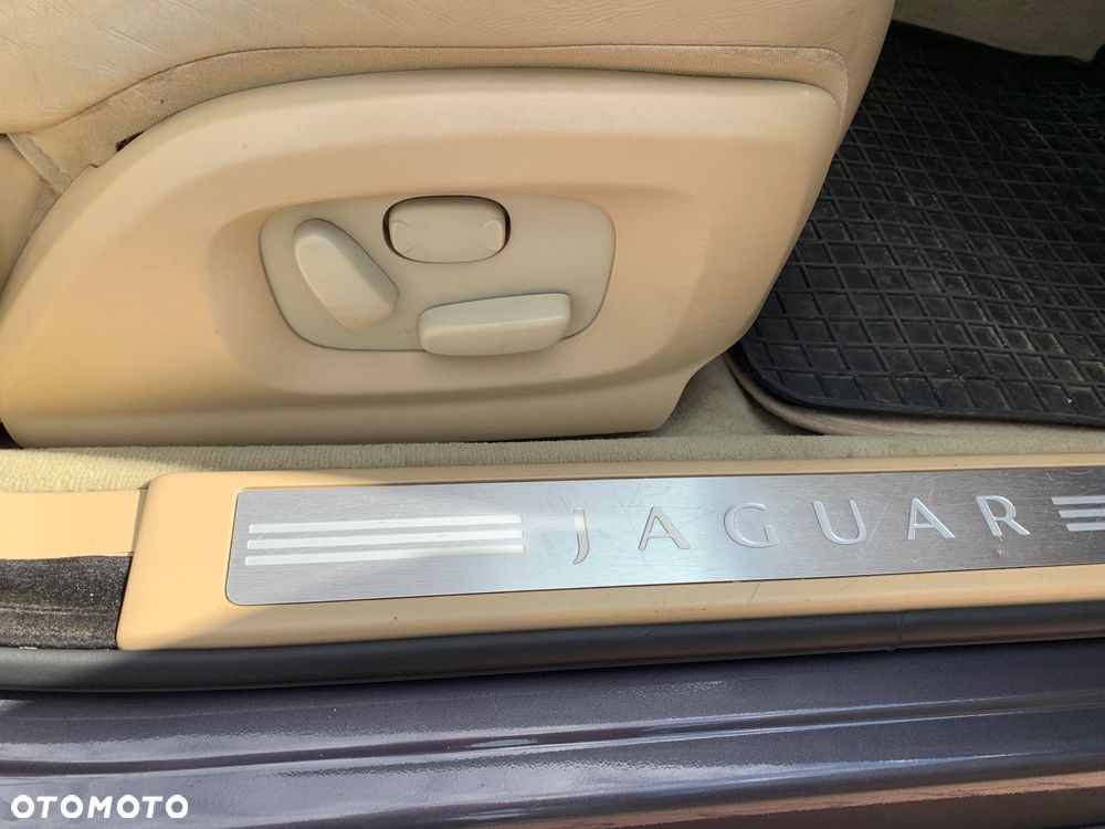 Jaguar XF 2.7 V6 Premium Luxury - 27
