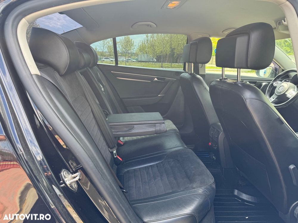 Volkswagen Passat 2.0 TDI DPF Blue TDI DSG Highline - 23