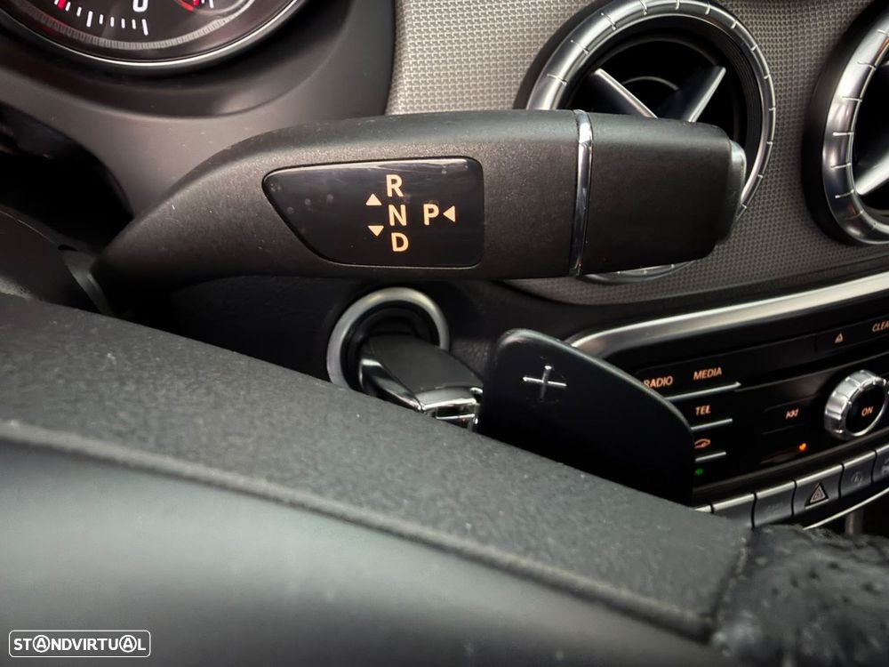 Mercedes-Benz CLA 220 - 22