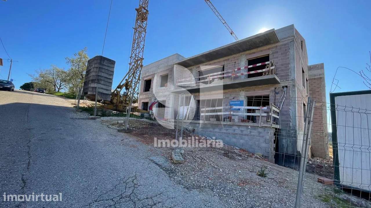 Apartamento T2 com sótão e garagem em construção - Grande imagem: 5/17
